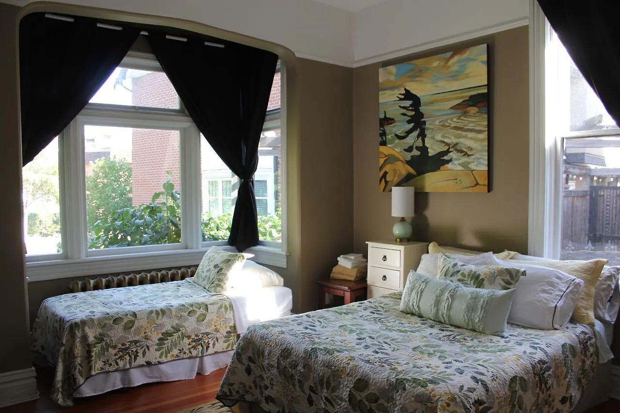 Robert Porter House Inn Victoria Bed & Breakfast